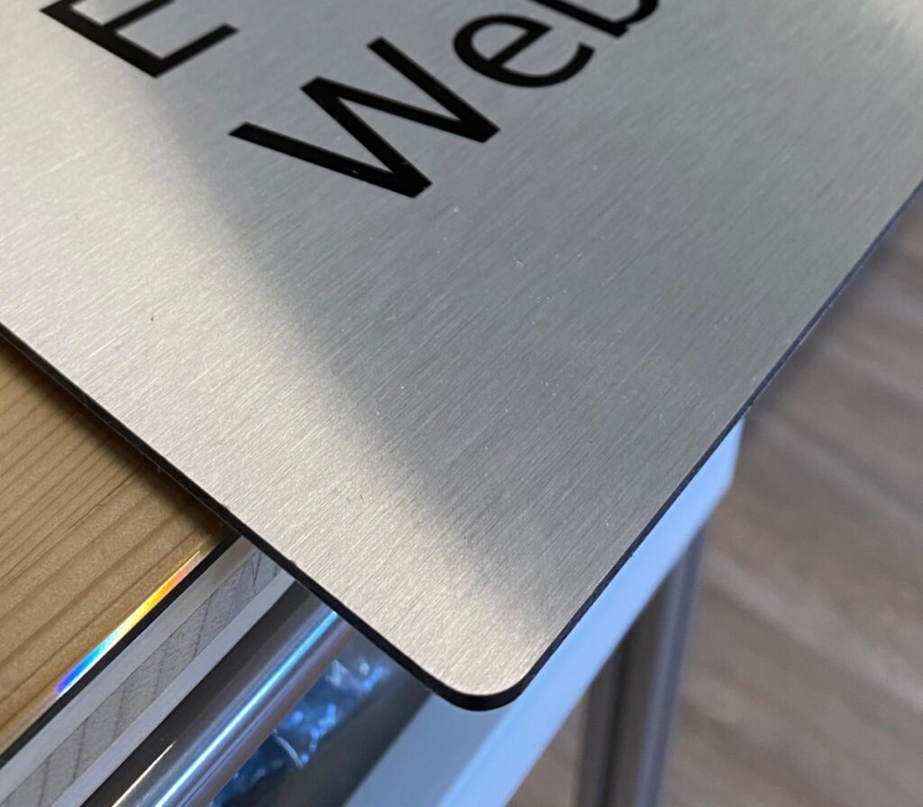 Bild, Beschilderungen, Eckenverarbeitung